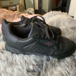 Adidas Yeezy Powerphase in Core Black Size 5